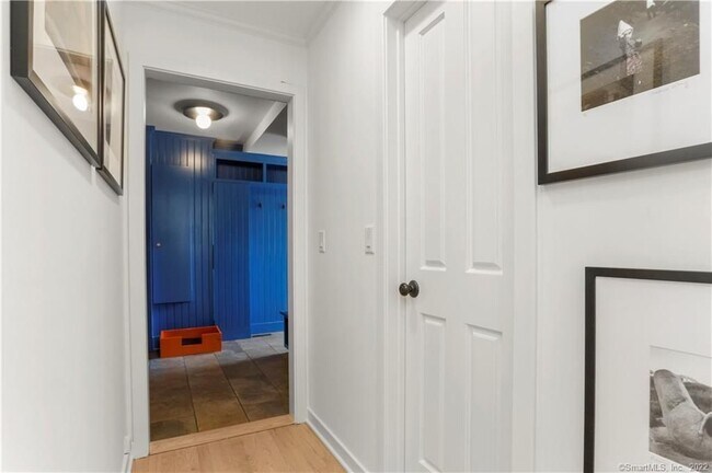 Building Photo - 4 Scofield Pl