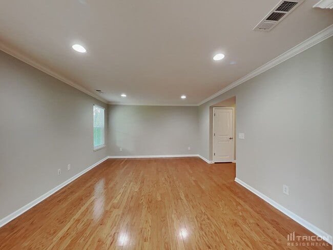 Building Photo - 332 Parmley Ln