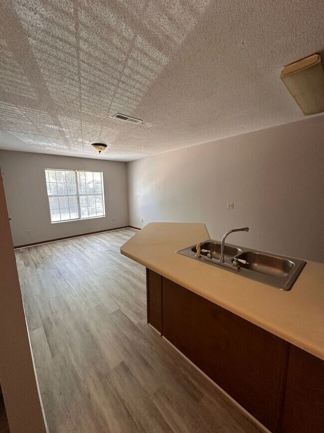 Building Photo - 144 Gunter Ln