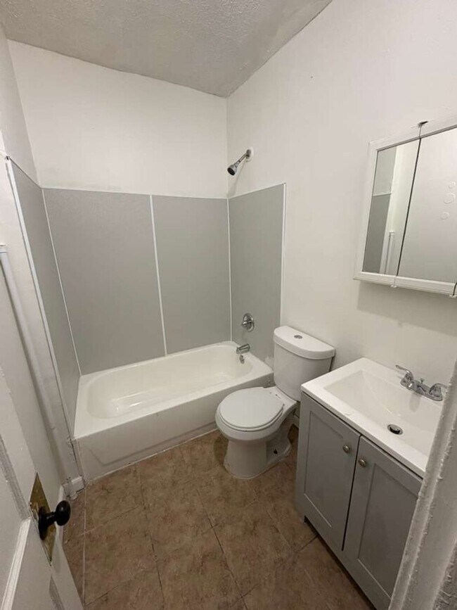 Building Photo - 3454 E 118th St