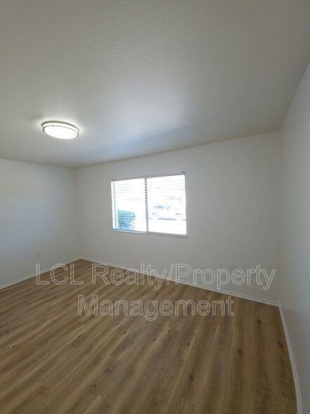 Building Photo - 27111 Wentworth Dr