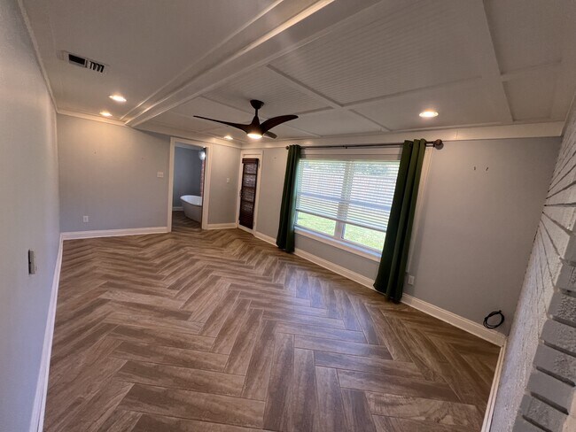Building Photo - 129 Fernhill Ave