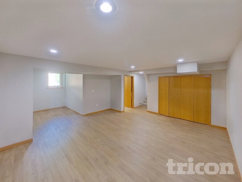 Building Photo - 1235 Wilderness Park Cir