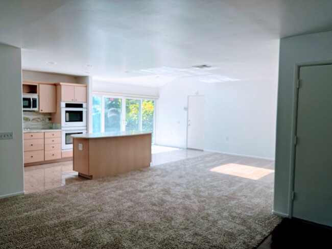 Building Photo - ***Move in special  $1000 off 1st month's ...