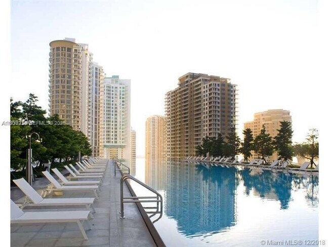 Building Photo - 475 Brickell Ave