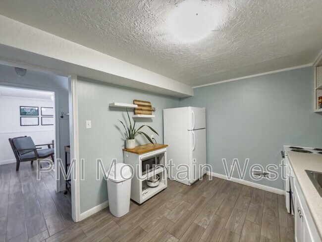 Building Photo - 2122 S 1800 E