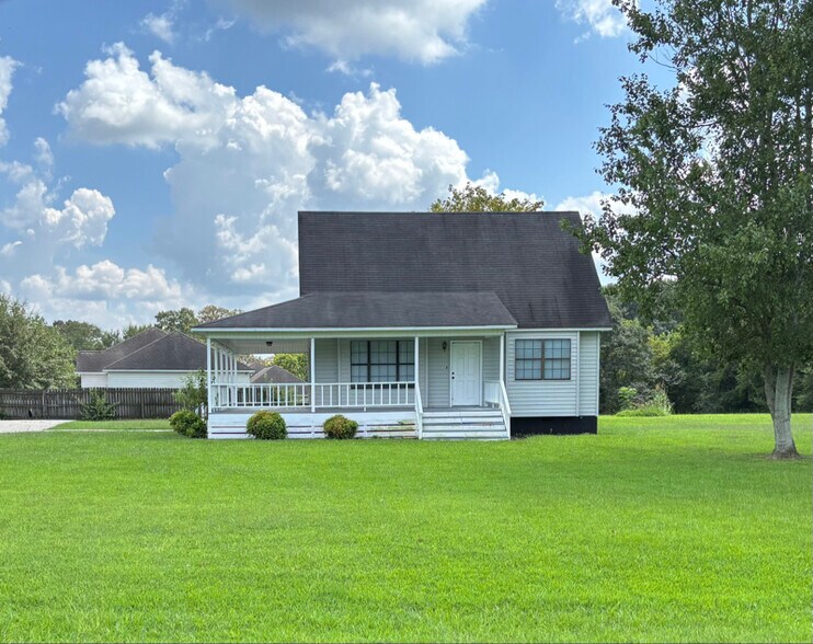 Building Photo - 3968 Friendship Rd