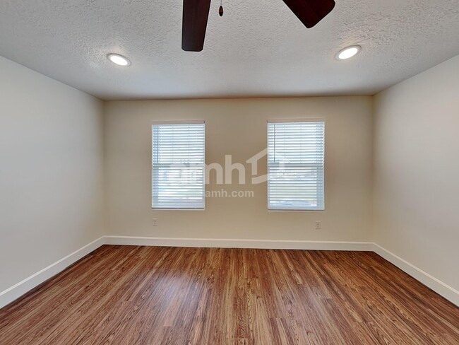 Building Photo - 11068 S Stream Rock Rd