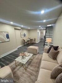 Building Photo - 459 High St