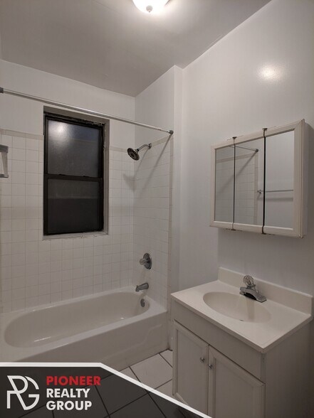 Building Photo - 3817 N Fremont St