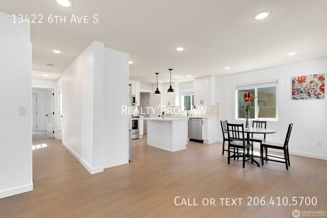 Building Photo - 13422 6th Ave S