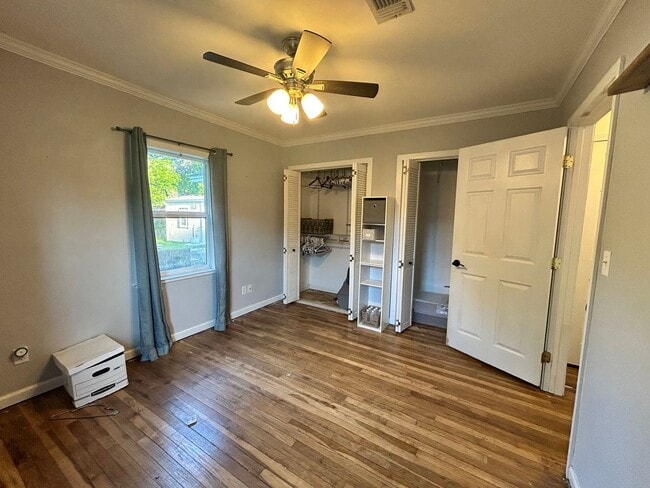 Building Photo - 179 Dahlia St