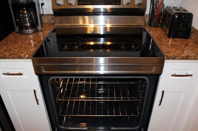 Building Photo - 3302 Tuscany Way