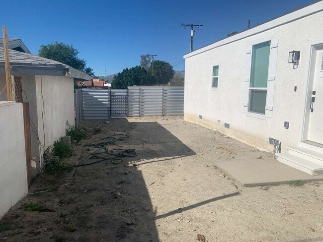 Building Photo - ** MOVE IN BONUS of $500.00 ** (If an agreement is signed by April 30th 2026) A brand new ADU (Ac...