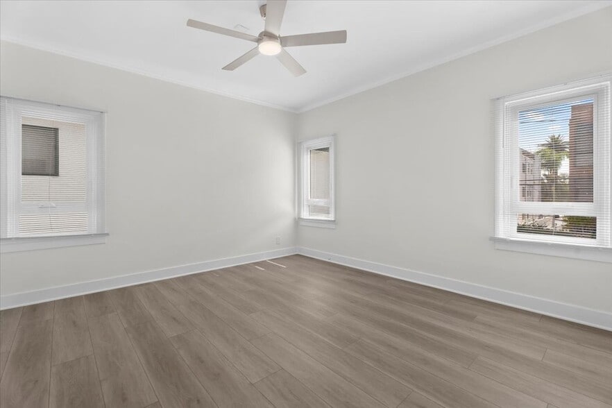 Building Photo - 128 N Hamilton Dr