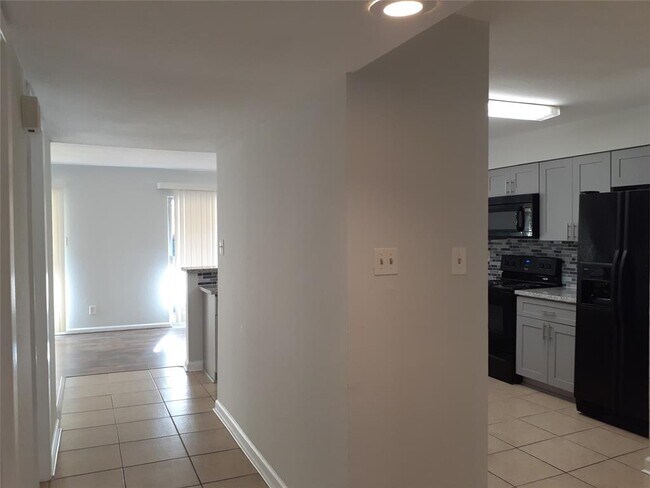 Building Photo - 14515 Wunderlich Dr