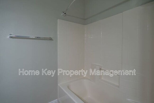 Building Photo - 184 S Valley View Dr