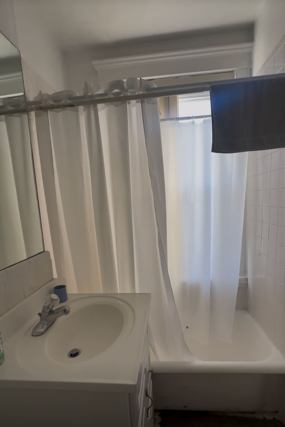 Building Photo - 65 Park Dr