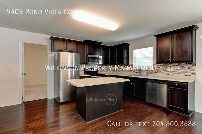 Building Photo - 9409 Pond Vista Court