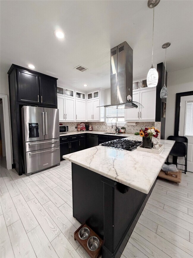 Building Photo - 9405 Arvin St