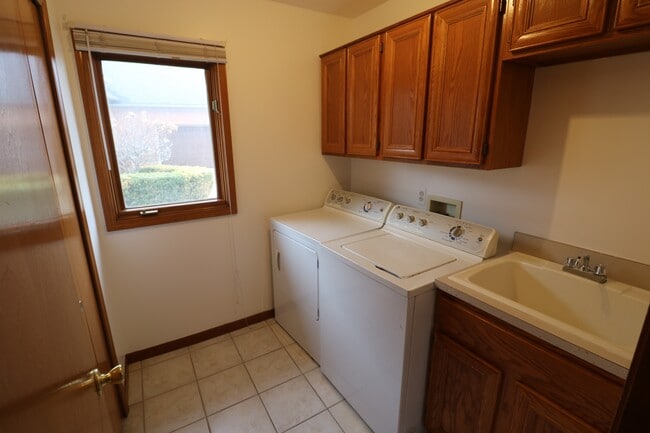 Building Photo - 21391 Marina Cir