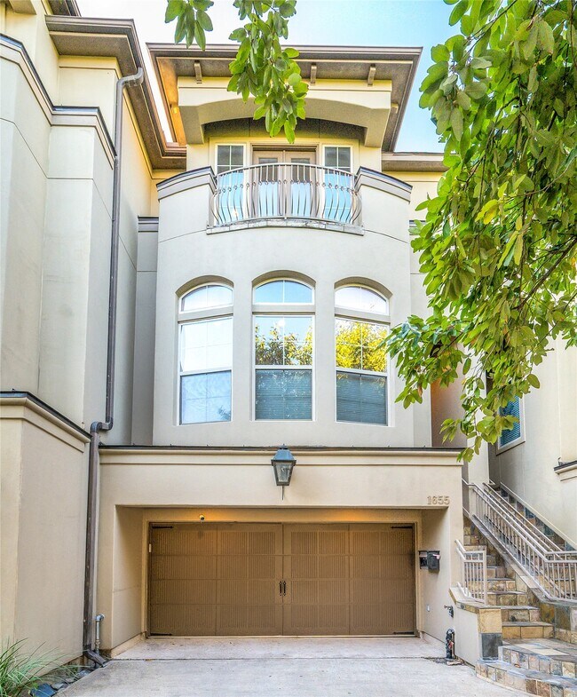 Building Photo - 1655 Castle Ct