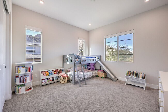 Building Photo - Exquisite 6-bed/ 6-bath residence nestled within the prestigious, guard-gated community of Revere...