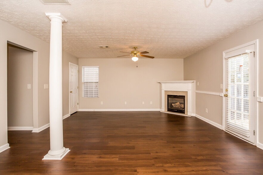 Building Photo - 4085 Mission Way