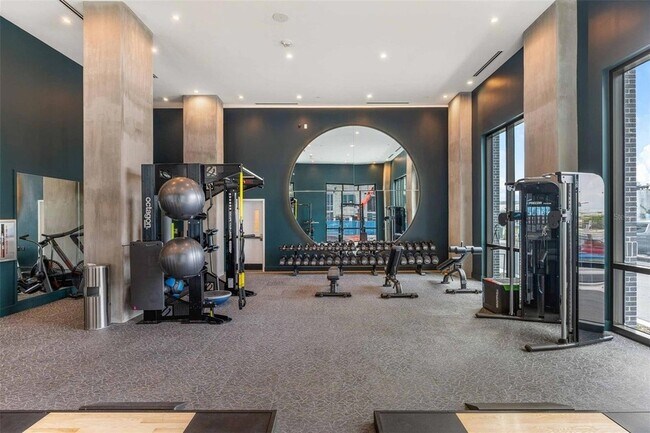 Building Photo - 601 N 12th St