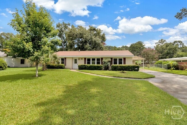 Primary Photo - 319 Tanglewood Rd