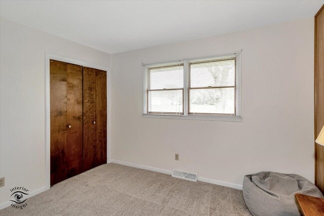 Building Photo - 18 Laurel Ln