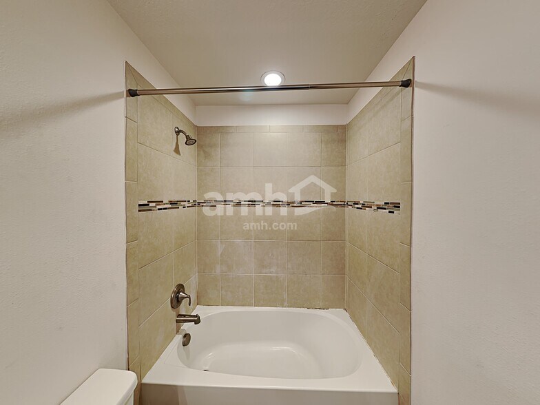 Building Photo - 11904 Winterset Cove Dr