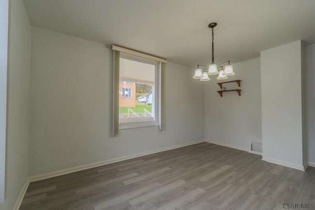 Building Photo - 703 Saybrook Pl