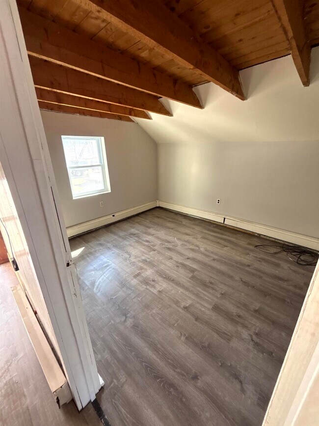 Building Photo - 2733 Dartmouth College Hwy