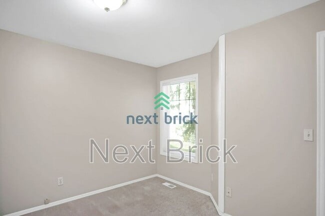 Building Photo - 11210 Slater Ave NE