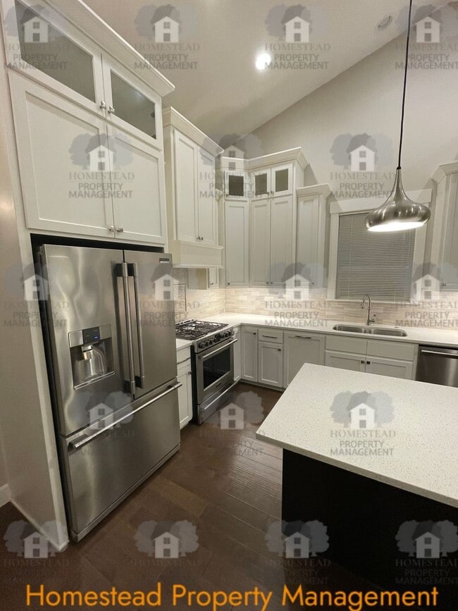 Building Photo - OUTSTANDING SOUTH SALEM LOCATION!