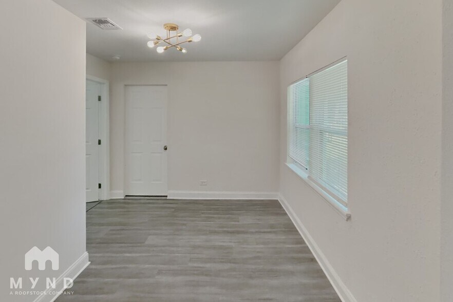 Building Photo - 306 Park Blvd