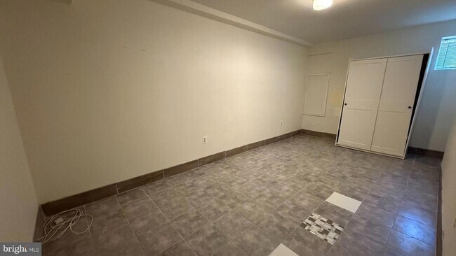 Building Photo - 5212 Astor Pl SE