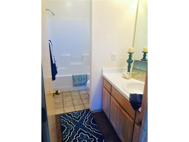 Building Photo - New flooring and paint!  Cute 3 bed, 2 bat...