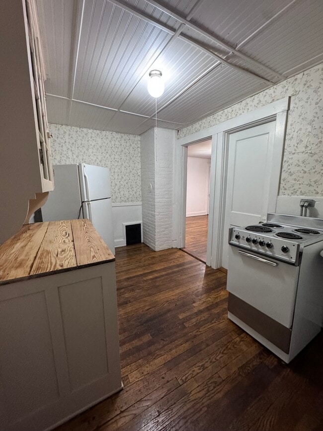 Building Photo - 11 Page St