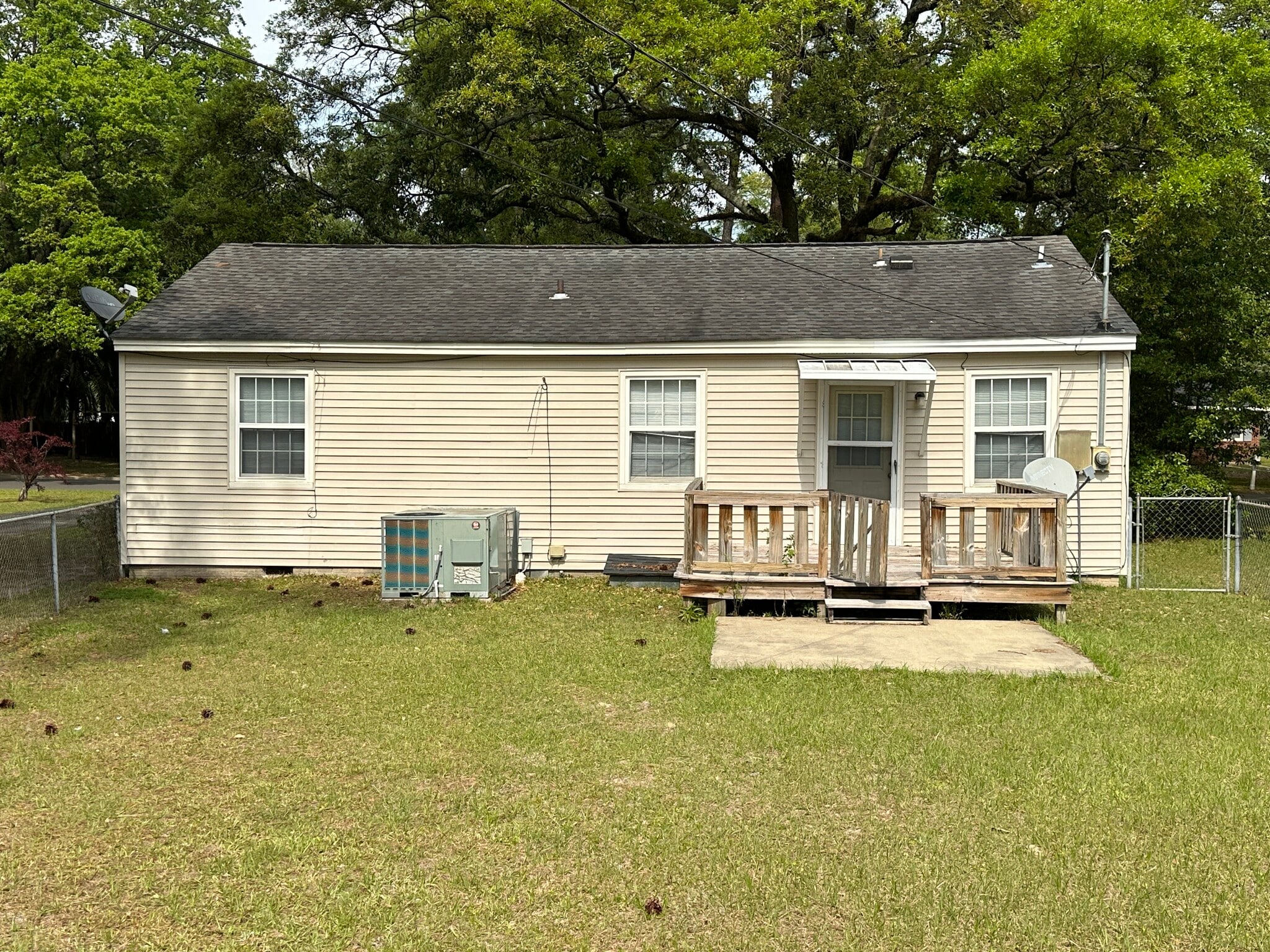 Back Entrance - 2017 N Harding St