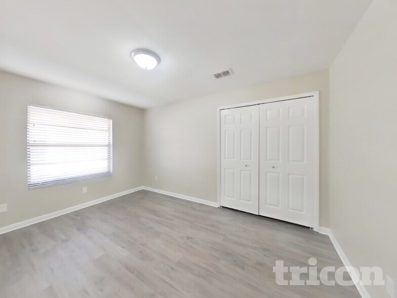 Building Photo - 4729 Suntree Blvd