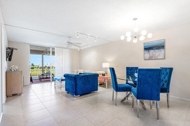 Building Photo - 14575 Bonaire Blvd