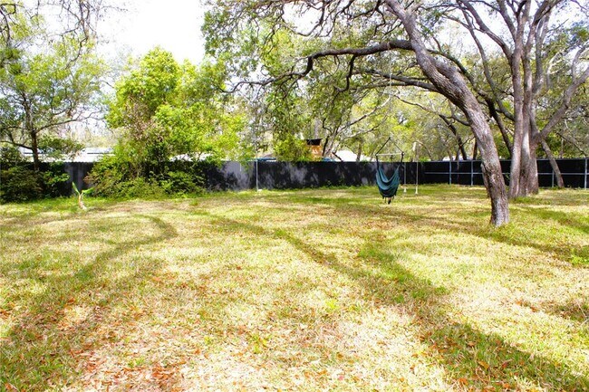 Building Photo - 3201 Bartlett St