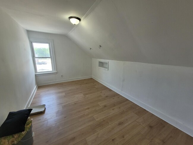 Building Photo - 1101 Lawe St