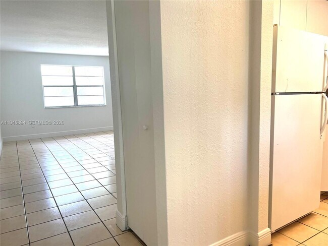 Building Photo - 17255 SW 95th Ave