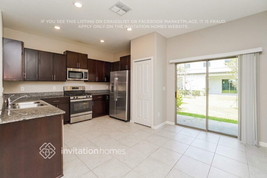 Building Photo - 8481 Campus Woods Way