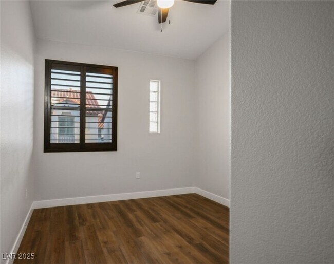 Building Photo - 8778 Villa La Rae Ave