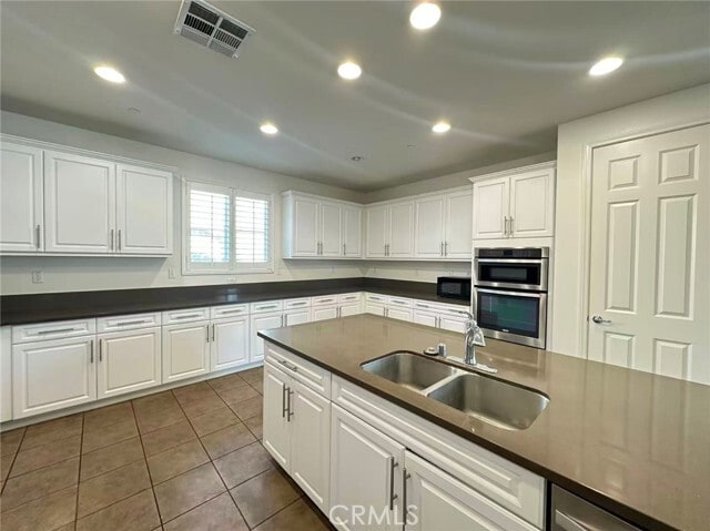 Building Photo - 2960 E Via Corvina