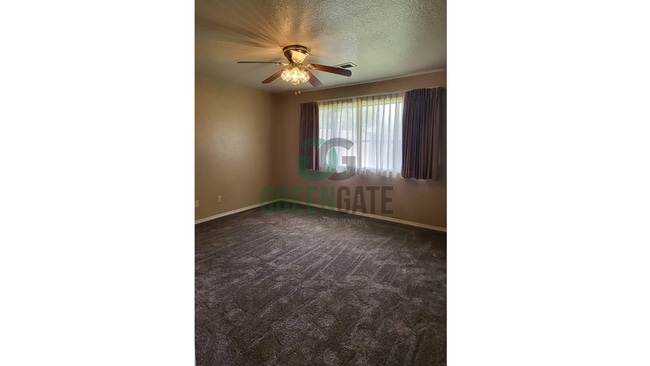 Building Photo - NOW AVAILABLE! Make this spacious 4 bedroo...